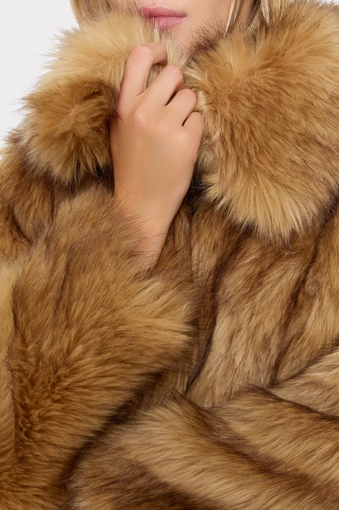 Light Brown Faux Fur Jacket - Elegant Oversized Collar Close-Up On Model | MILLY