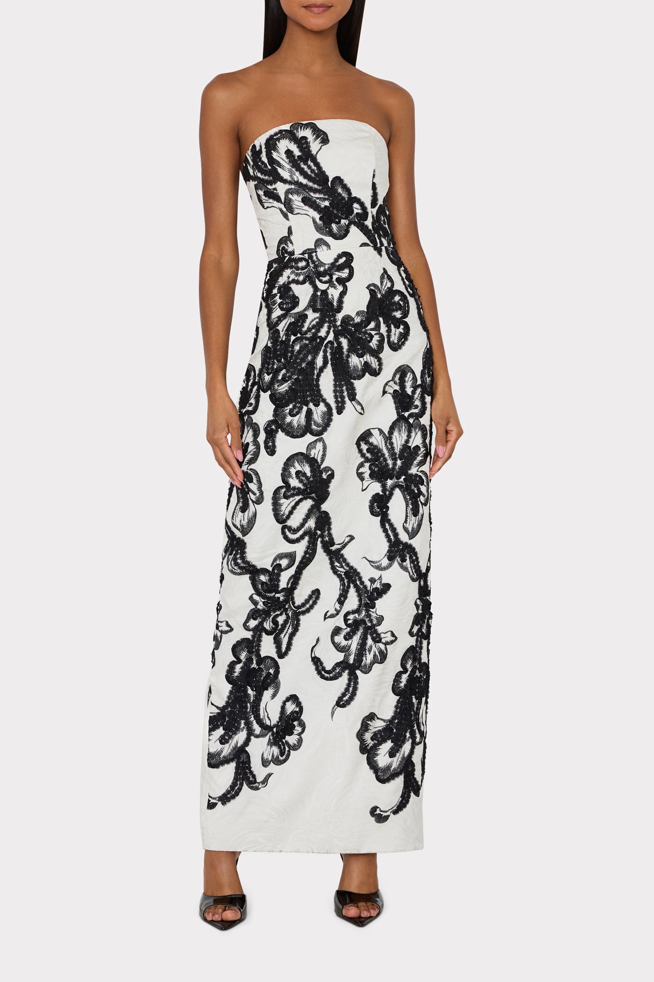 black and white chiffon maxi dress Orion Embroidered Floral dress Shoe size:4.5 LIVE 10/06/2025 LW DOEN FRANIQUE DRESS sold Evening Gowns